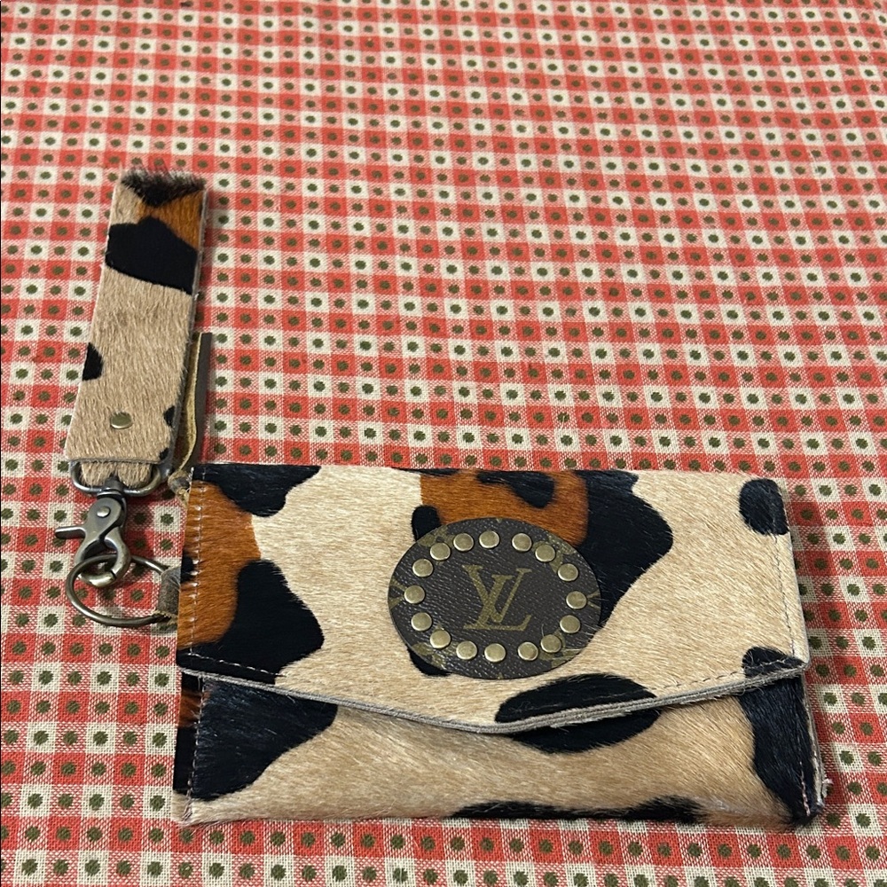Louis Vuitton Cowhide Pattern Card Holder